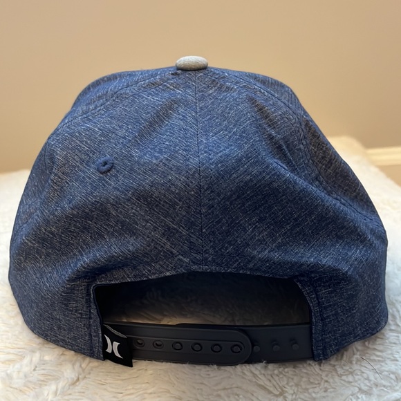 Hurley SnapBack hat - Picture 2 of 2